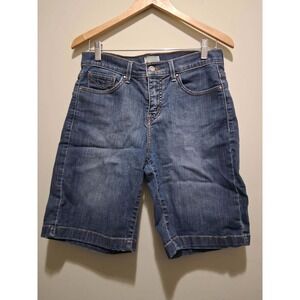 Levi's Women's 512‎ Perfectly Slimming Mid Rise Denim Shorts Blue Size 8